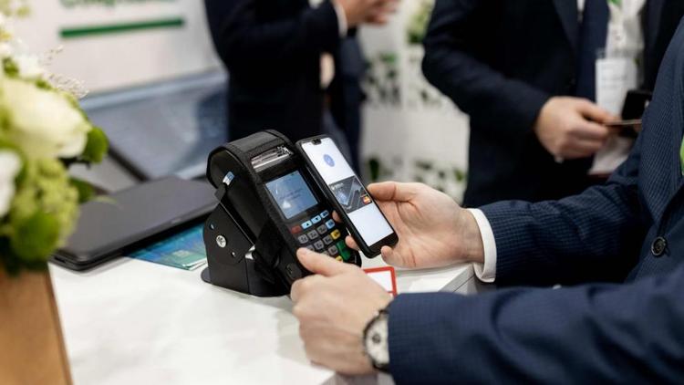 Ставропольцы предпочитают расплачиваться за покупки банковскими картами