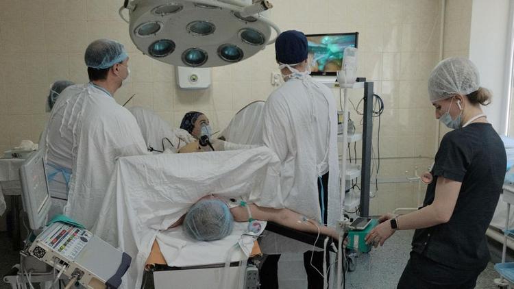 В Пятигорске подростку с болью в колене оказали высокотехнологичную медпомощь