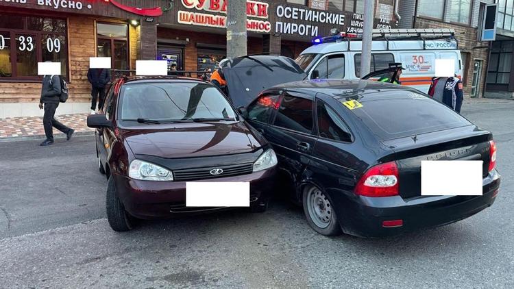 Водитель и пассажир легковушки пострадали в ДТП в Ставрополе