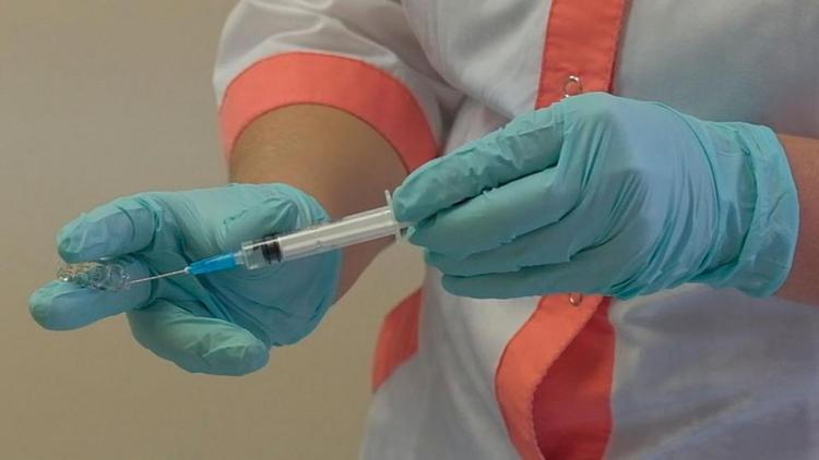 На Ставрополье за день прививку от коронавируса сделали более 2 тысяч человек