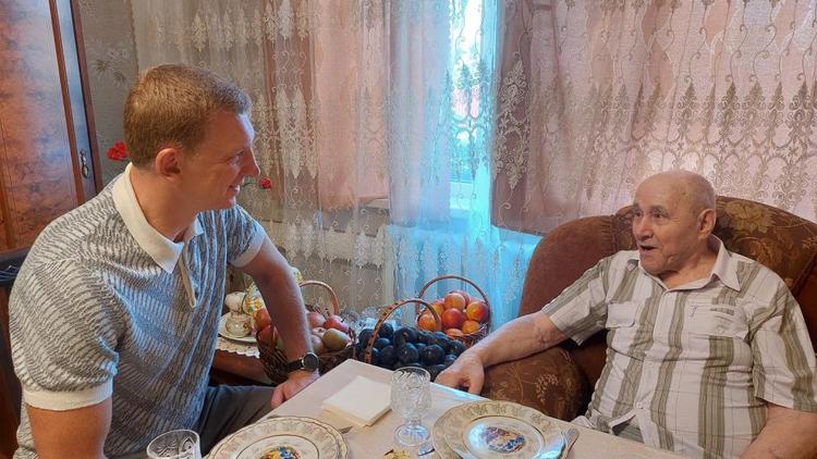 На Ставрополье с 99-летием поздравили ветерана Великой Отечественной войны