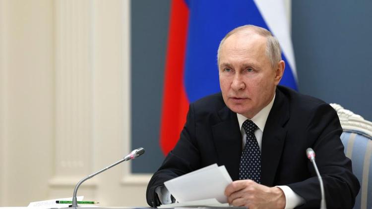 Владимир Путин: Главная наша задача — благополучие семей