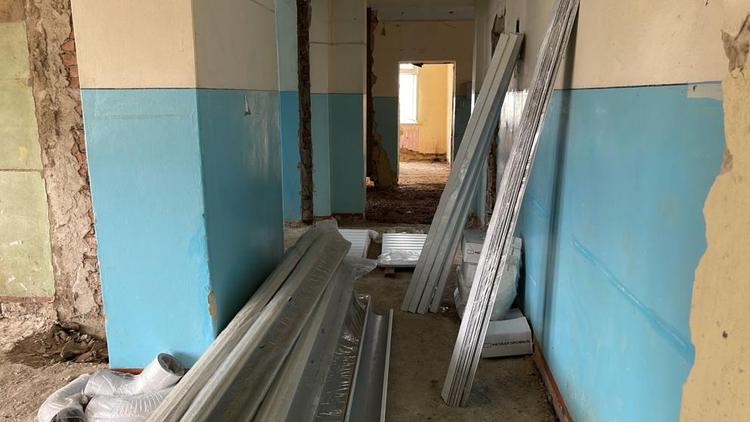 Амбулаторию в Курском округе начали ремонтировать досрочно