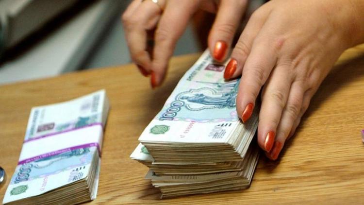 В Курском округе мошенница выдала пенсионерке листы бумаги в качестве денег