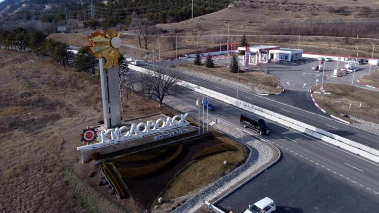 На Ставрополье 10 километров трассы на подъезде к Кисловодску расширили до четырёх полос