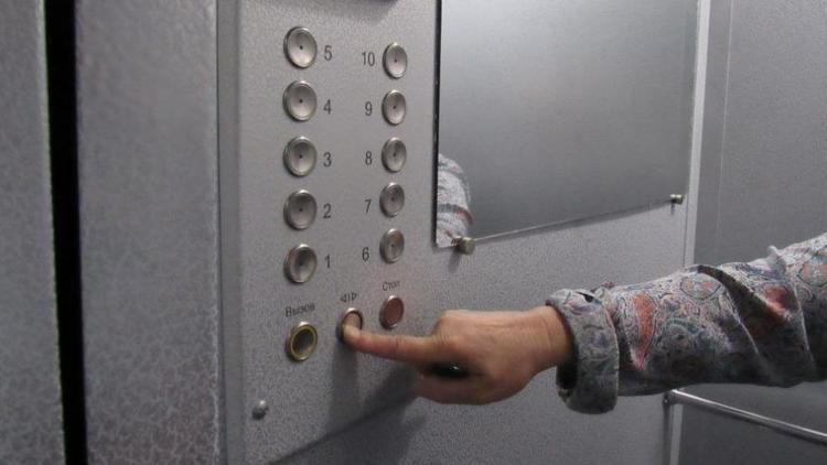 В Ставрополе идут работы по замене лифтов