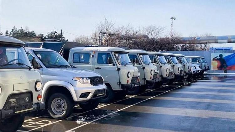 24 автомобиля отправили в зону СВО из Ставропольского края