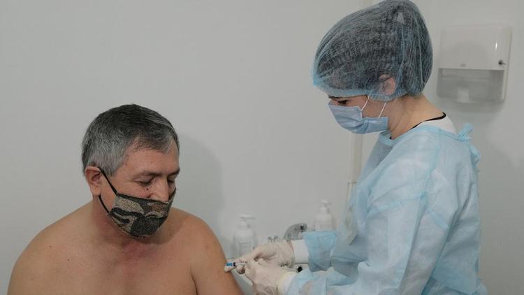 На Ставрополье первым компонентом вакцины от COVID-19 привились 1 миллион 208 тысяч человек