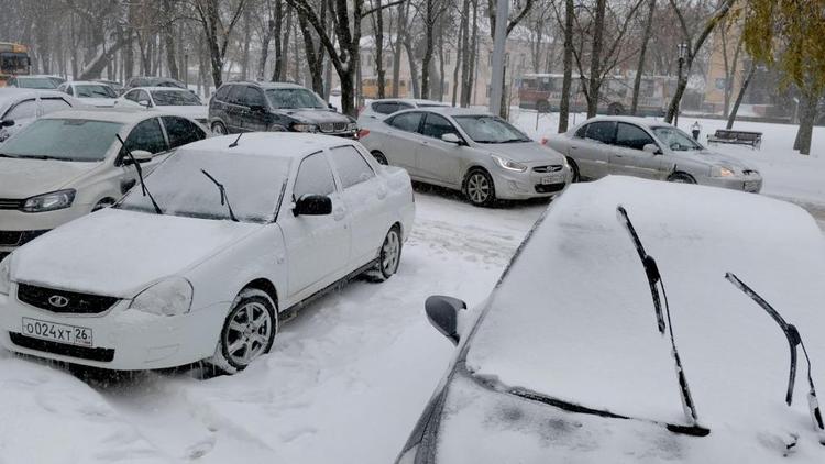 Ставропольцам рассказали, куда жаловаться при «захвате» парковки во дворе