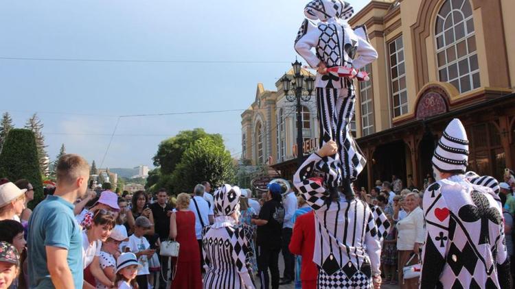 Огромная цирковая Кавалькада пройдёт по улицам Кисловодска этим летом