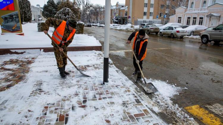 Коммунальщики в Ставрополе перешли на круглосуточный режим работы