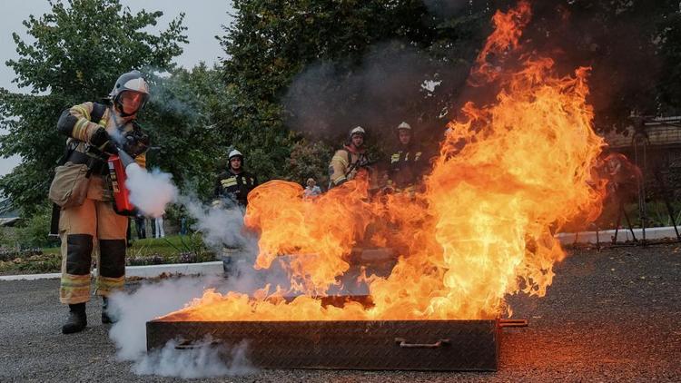 С начала года в Ставрополе ликвидировали более 200 пожаров