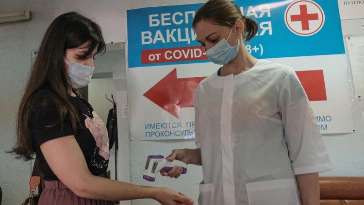 Пройти ревакцинацию от COVID-19 в Ставрополе можно в восьми медпунктах