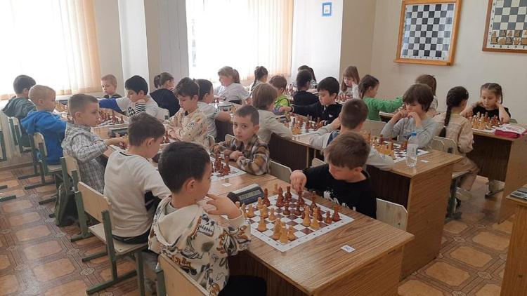 Краевые соревнования в Ессентуках собрали 247 шахматистов