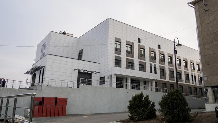 В новом корпусе городской больницы Кисловодска идут отделочные работы