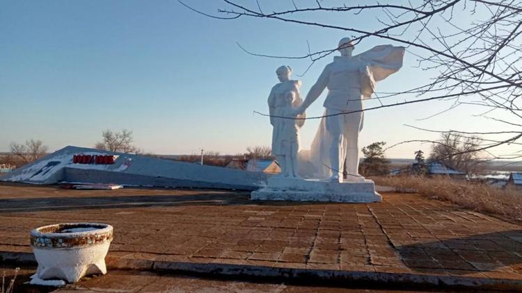 Монумент павшим героям отреставрируют в Апанасенковском округе Ставрополья