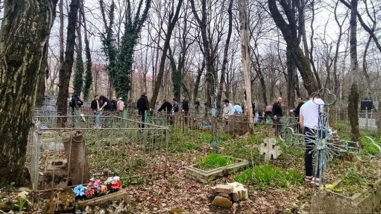 В Ставрополе привели в порядок территорию Даниловского кладбища