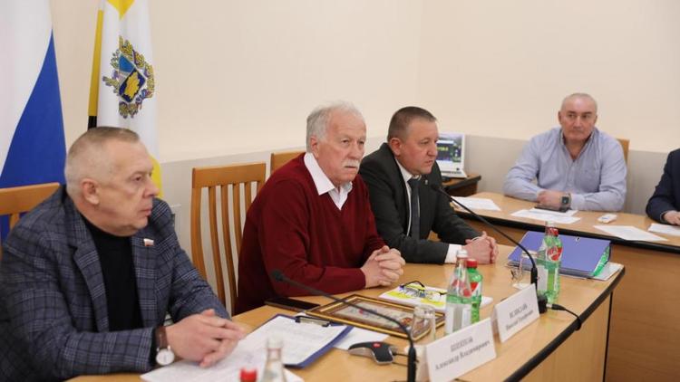 Председатель Думы Ставрополья обсудил с депутатами вопросы развития ряда территорий