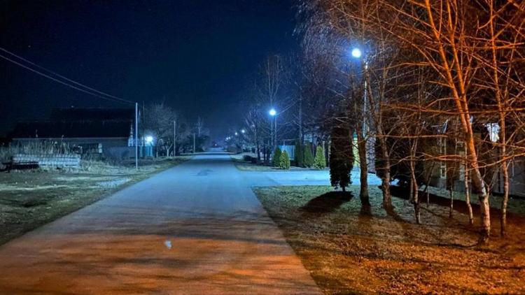 В посёлке Кировского округа Ставрополья обновили уличное освещение