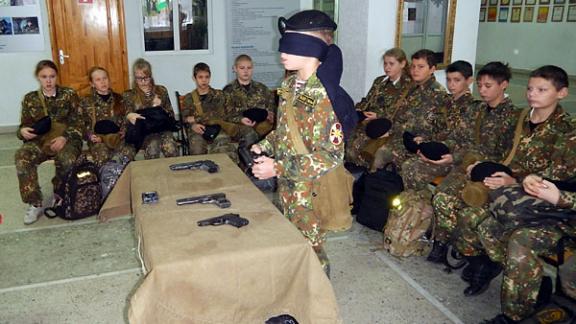В День Героев Отечества ставропольские кадеты сдавали зачеты с завязанными глазами
