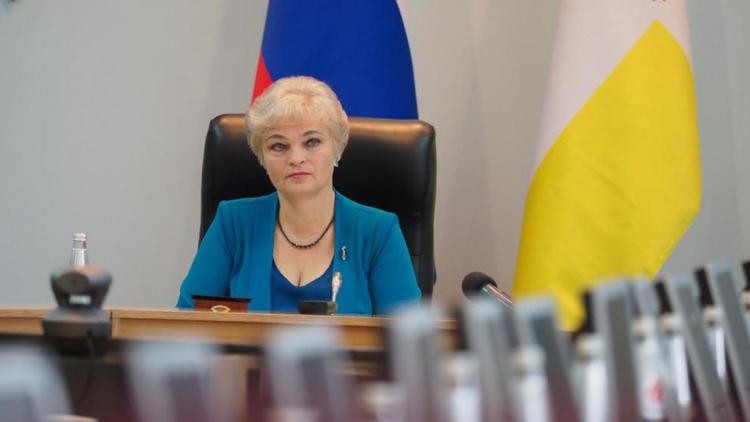 Итоги летней оздоровительной кампании на Ставрополье подвела Ирина Кувалдина