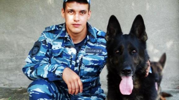 Служебная собака Аполлон помогла оперативникам найти наркотики в Кировском округе