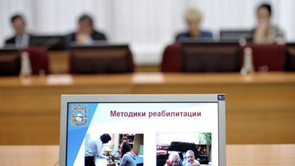 Совершенствование работы в части реабилитации детей-инвалидов обсудили в правительстве Ставрополья