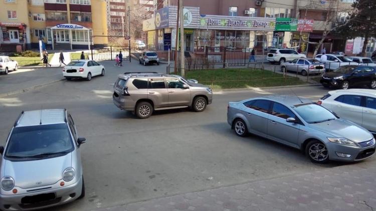 В Ставрополе под колёса автомобиля попал 9-летний ребёнок