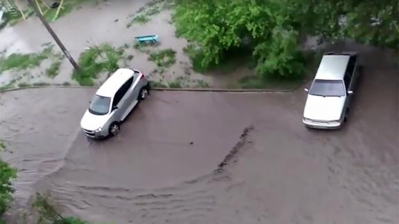 Улицы Ставрополя подтопило ливнем, дожди ожидаются ещё два дня