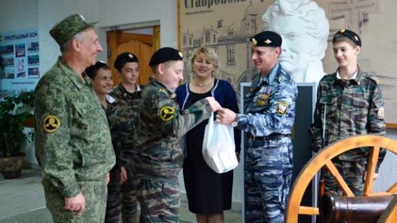 Кадеты-ермоловцы подготовили подарки детям бойцов Ставропольского ОМОНа