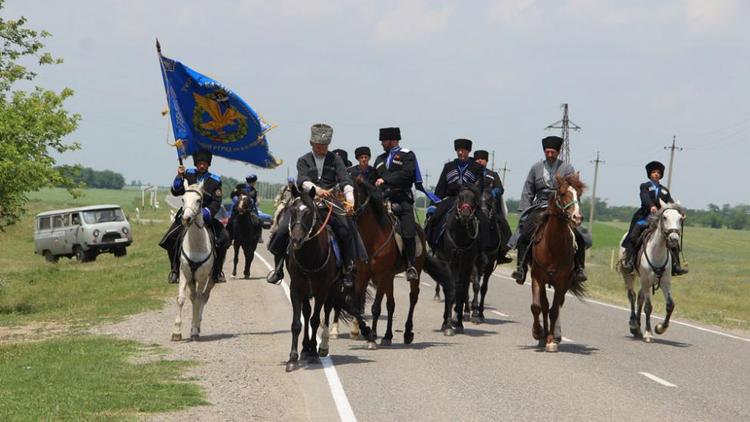 Ставропольские казаки отправились в конный переход – к 440-летию Терского казачьего войска