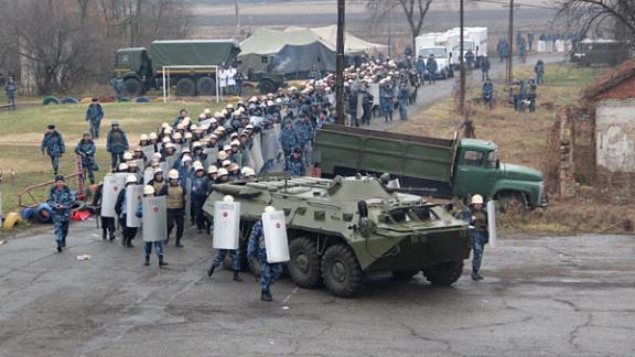 «Вулкан-2»: на Ставрополье в исправительной колонии прошли учения спецназа и сотрудников УИС