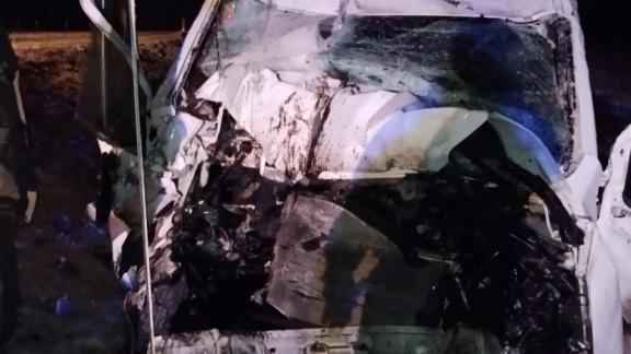На Ставрополье водитель грузовика столкнулся со спецтехникой
