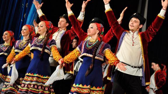 Государственный казачий ансамбль песни и танца «Ставрополье» дал концерт в погрануправлении Краснодара
