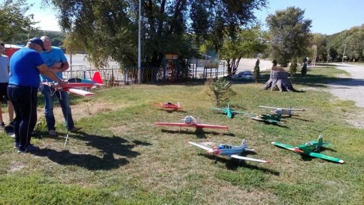 Лётчик-афганец представит выставку моделей самолётов в Ессентуках