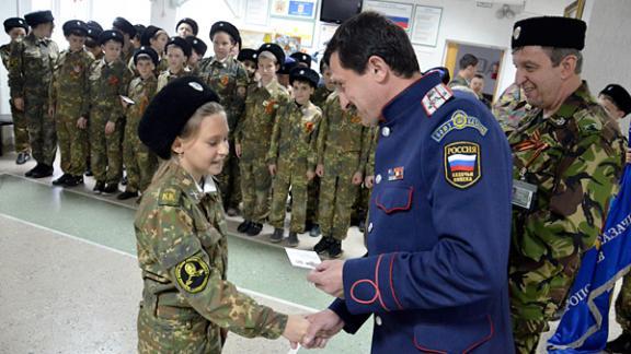 Знак «Казачонок Кавказа» получили кадеты-ермоловцы из рук атамана Дмитрия Стригунова
