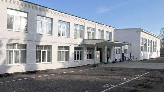 В Ставрополе провели экспертизу школы №32 после падения штукатурки