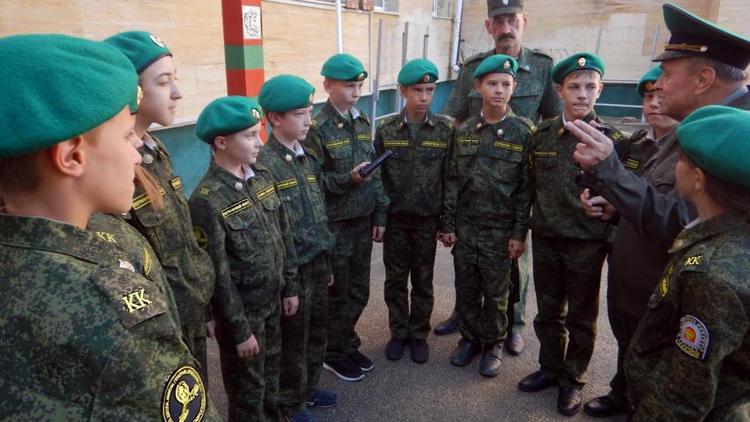 В Ставропольской кадетке прошли специализированные занятия для пограничных классов