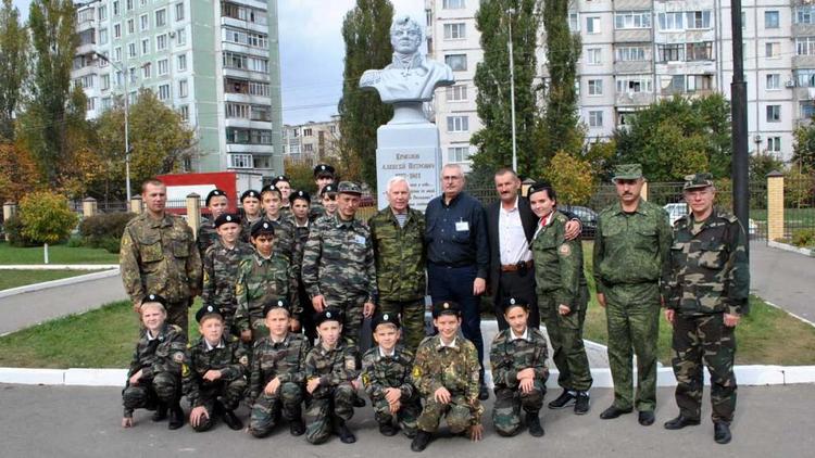 Ставропольские кадеты почтили память легенды спецназа Алексея Кадочникова