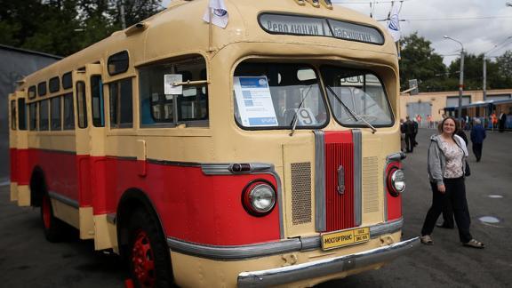 Ставропольчанин подарил питерскому музею раритетный автобус ЗиС-155