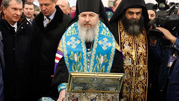 Поясу Пресвятой Богородицы в Ставрополе поклонились тысячи православных