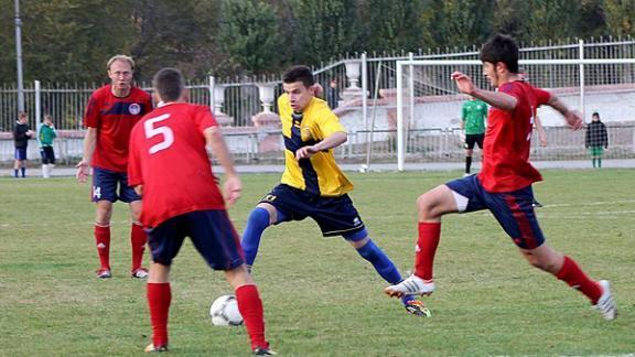 Футбол: итоги сезона 2012 года зоны «ЮГ» и фейерверк в честь Валерия Умнова