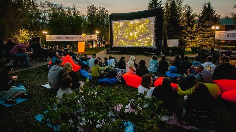 Летние киновечера устраивают для ставропольчан на Комсомольском озере
