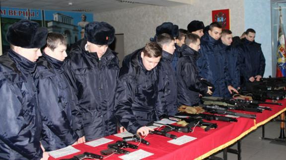 Урок мужества для кадетов СКР провели ставропольские ОМОНовцы