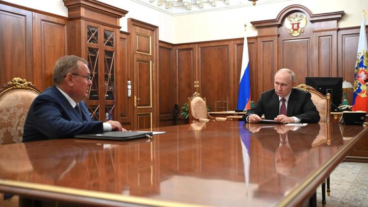 Владимир Путин провел встречу с президентом – председателем правления Банка ВТБ