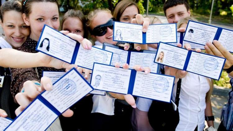 Почти 1,6 тысячи выпускников Ставрополя поступили в вузы