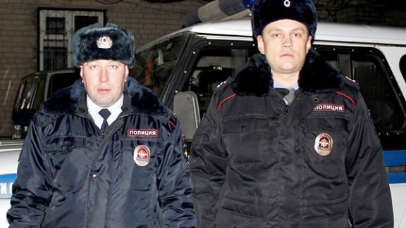 Двух школьниц, провалившихся под лёд, спасли полицейские в Невинномысске