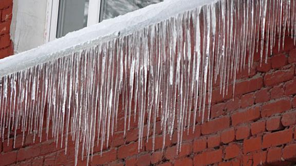 Ставропольцы обязаны сами очищать балконы от снега и льда