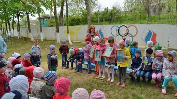 Акция «Посади дерево Победы» прошла в детском саду «Ручеек» Александровского района