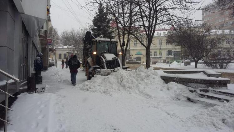 Глава Ставрополя раскритиковал работу коммунальщиков за плохую уборку дорог от снега
